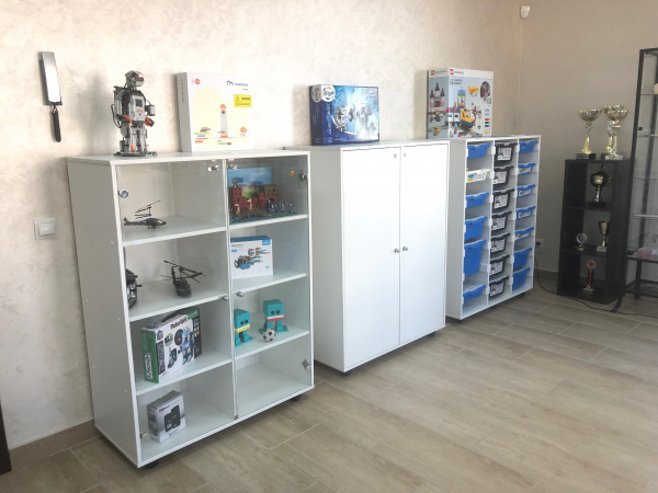 Детальное изображение Шкаф закрытый для хранения обрудования «Вайт Сейф» 
